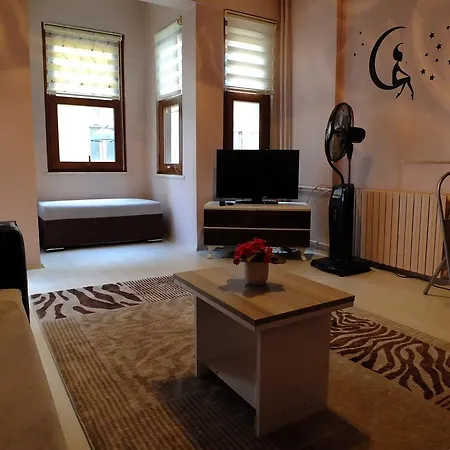 Kadikoy Wish Apart